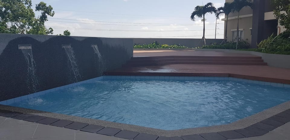 Cozy and comfy studio condo in Alabang near SLEX Apartment in Muntinlupa