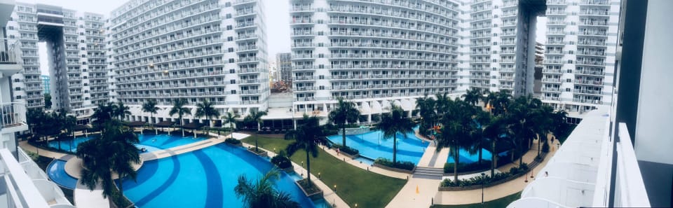 Metro Staycation in Pasay Mall of Asia Apartment in Pasay