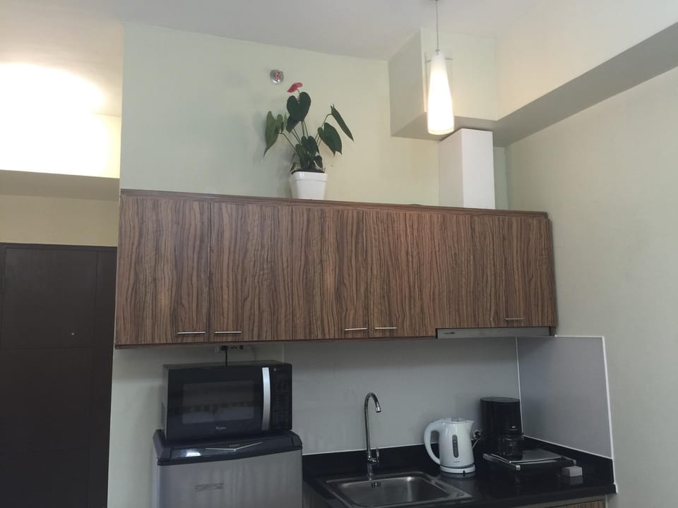 Studio unit at The Pearl Place Ortigas Apartment in Mandaluyong