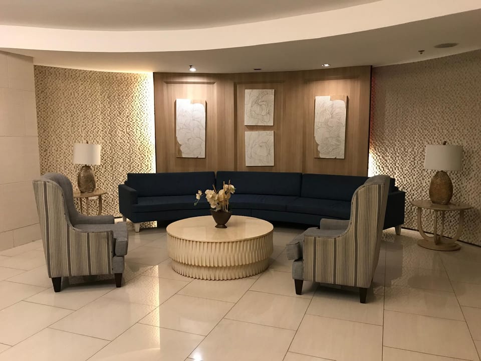 QCondo Mall of Asia,Airport,Casinos, WiFi&Netflix Apartment in Pasay