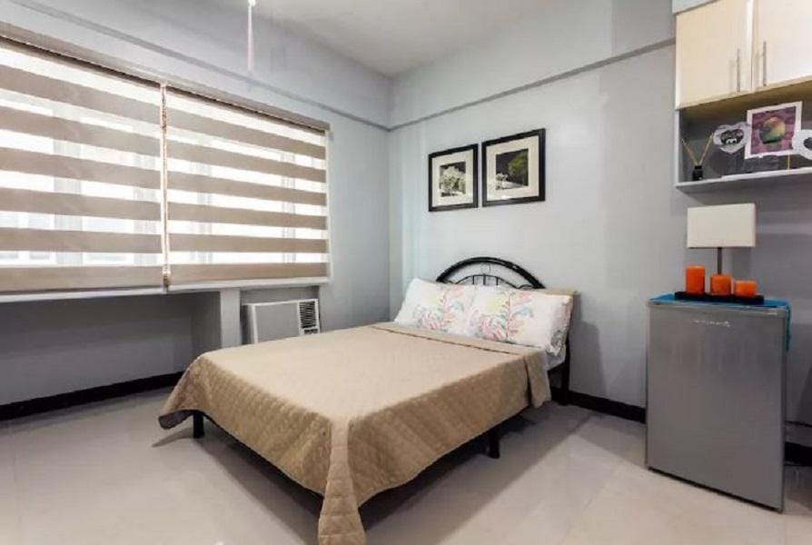 Morgan Suite  @ Mckinley Hill  Unit 18 Tower 3 Apartment in Makati