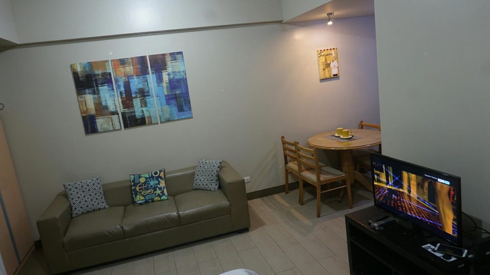 Two Palm Tree Condo #2 at Manila Airport by Beth Apartment in Pasay