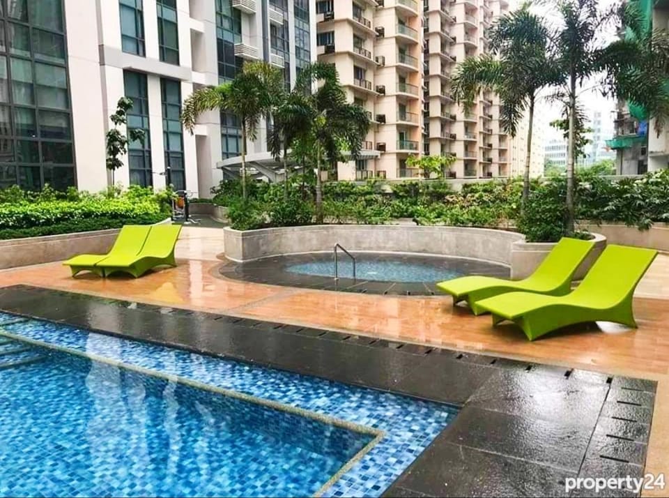 Venice McKinley Hill Global City Apartment in Makati