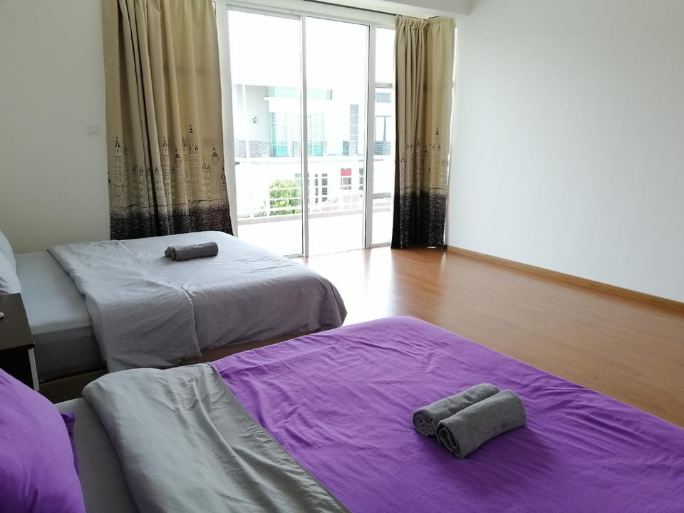 Le-Homestay 12 @ Austin Heights Vacation rental in Johor Bahru