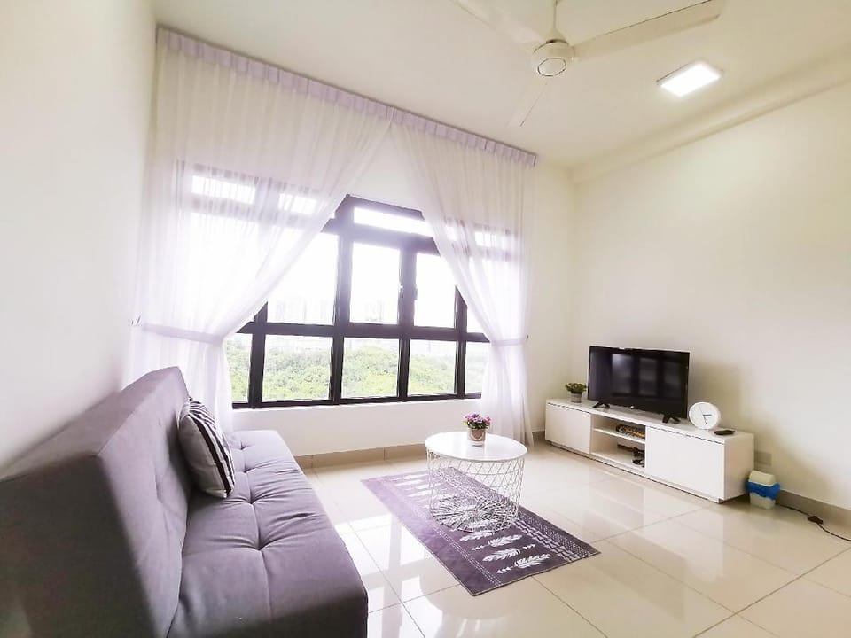 Medini Deluxe Suites A1810  (WIFI) by RR JBcity Apartment in Johor