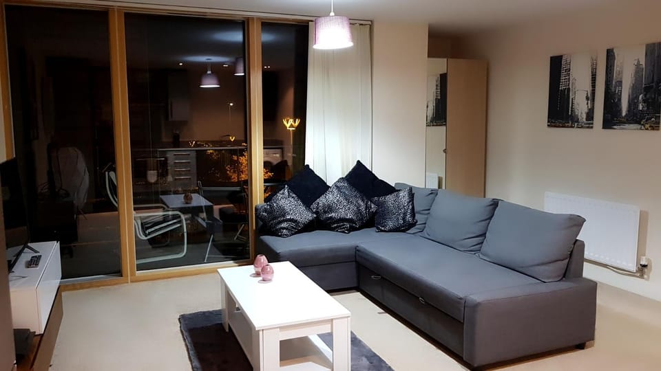 Dazzon Luxury Apartment in Central Milton Keynes Apartment in Milton Keynes
