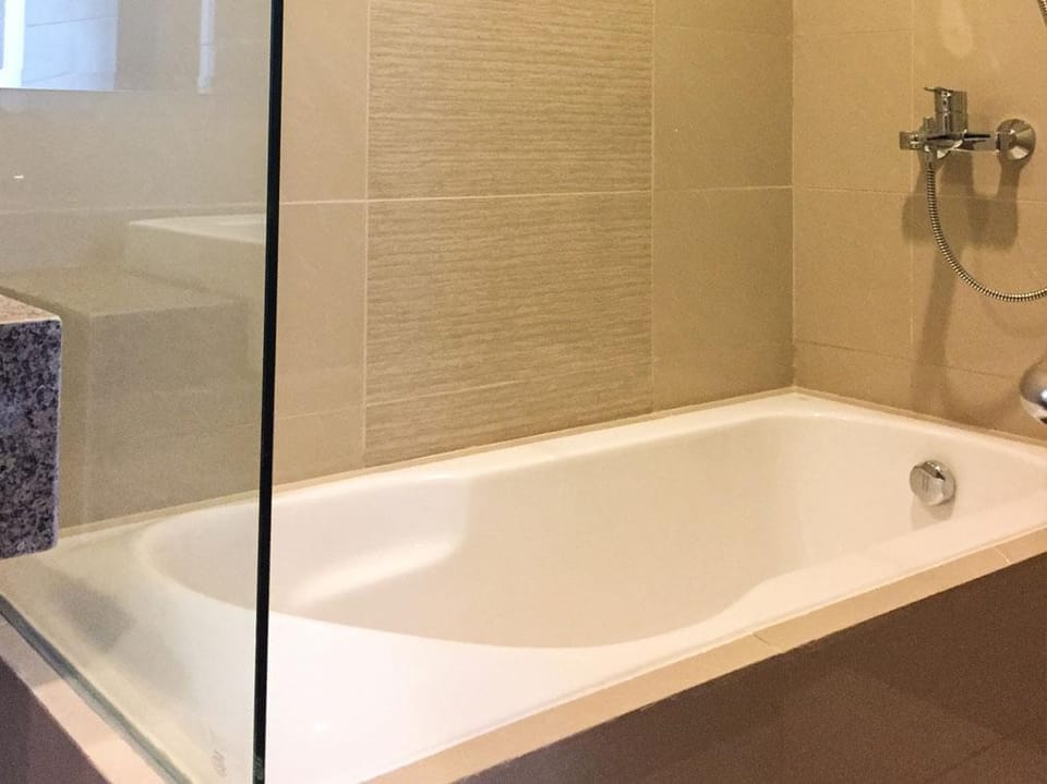 8 Newtown Blvd Condo Near Airport Apartment in Lapu-Lapu City
