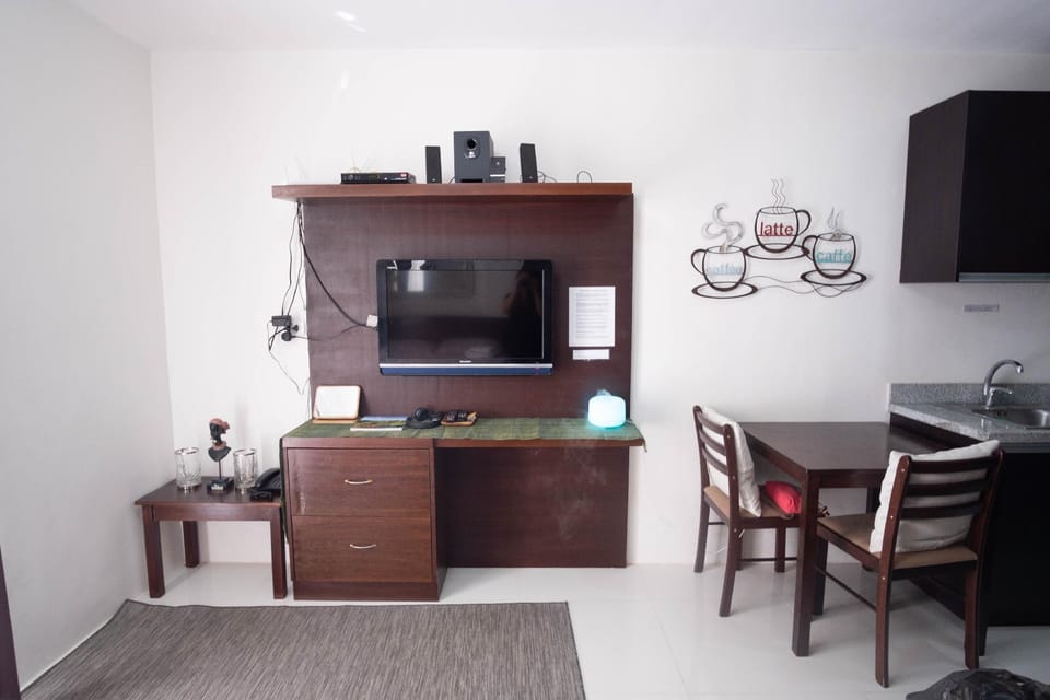 Stay Like Home Cozy Studio, Closed to Malls Apartment in Lapu-Lapu City