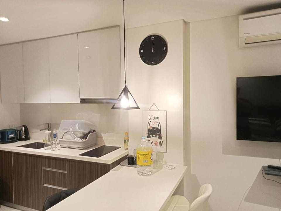 ECJ Cozy Studio @ Tambuli Seaside Living Apartment in Lapu-Lapu City