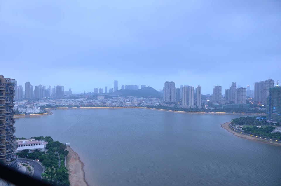 Lake view room near Brt and airport Apartment in Xiamen