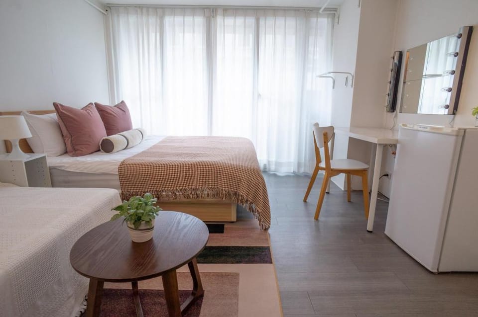 perfect Taipei Station Apartment in Taipei City