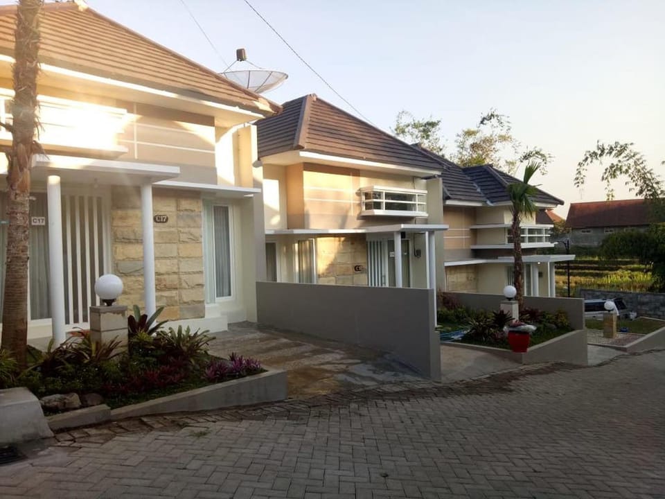 Villa Keluarga Permata Villa in Batu