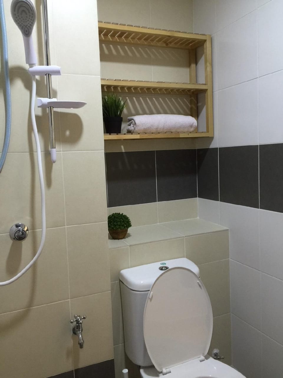 Family Friendly HomeStay @ Setia Alam Apartment in Selangor, Malaysia