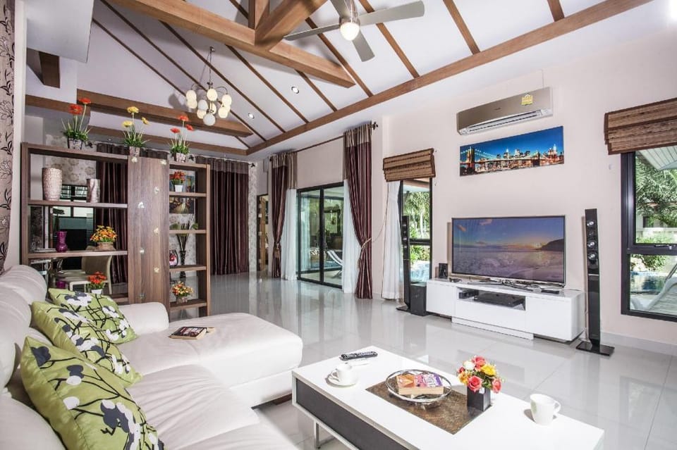Villa Laima 3 Bedroom Pool Villa Villa in Pattaya City