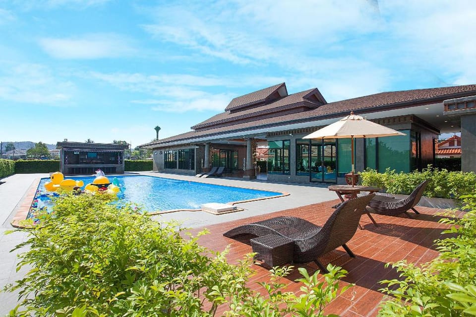 Villa 4br  5 mn. to Columbia Pictures Aquaverse  Vacation rental in Chon Buri Changwat