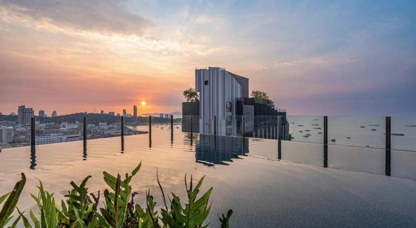The Base Condo # Pattaya Central Apartment in Pattaya City