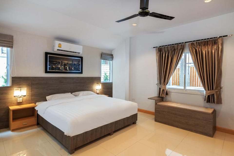 Gala Villa /w Private Pool, Sauna, Snooker, BBQ Villa in Pattaya City