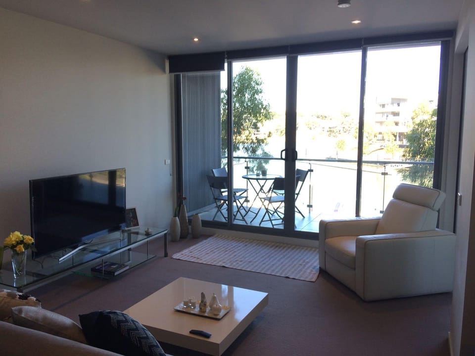 Marina View Apartment on the Maribyrnong River Apartment in Melbourne