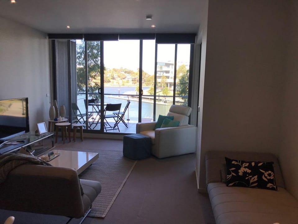 Marina View Apartment on the Maribyrnong River Apartment in Melbourne
