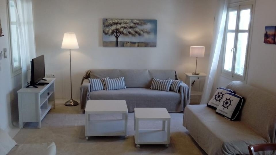 Mykonian Aroma House,3 mins walk from Ornos beach Apartment in Mykonos, Mikonos 846 00, Greece