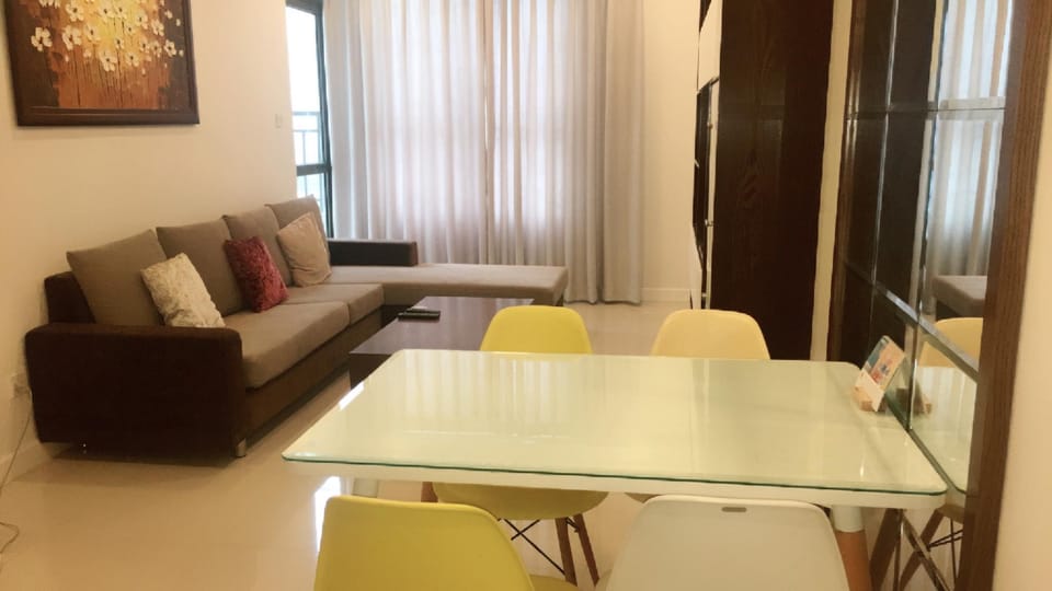 BEAUTIFUL 1BR Hometel with ROOFTOP Pool (o.0) Apartment in Ho Chi Minh City
