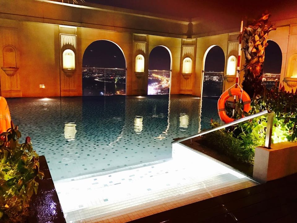 BEAUTIFUL 1BR Hometel with ROOFTOP Pool (o.0) Apartment in Ho Chi Minh City