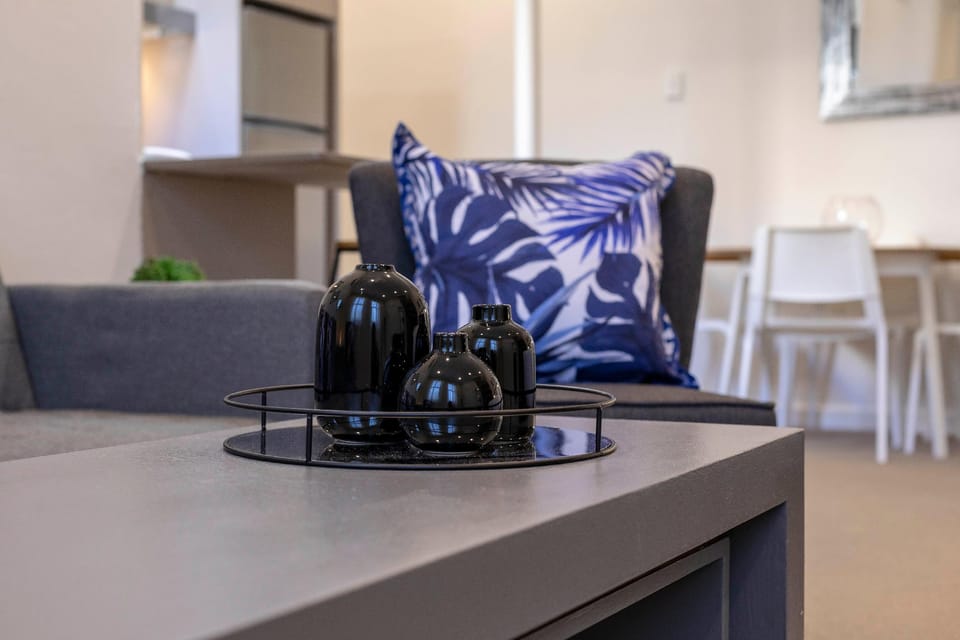Designer, Serviced Huge Studio Apartment & Parking Apartment in Sydney