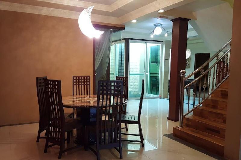 Seladah Stay C [Double Room with Private Bathroom] Vacation rental in Kuching