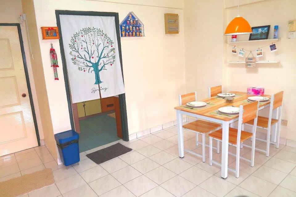 Cozy Homestay in Bukit Jalil 10Pax Apartment in Federal Territory of Kuala Lumpur