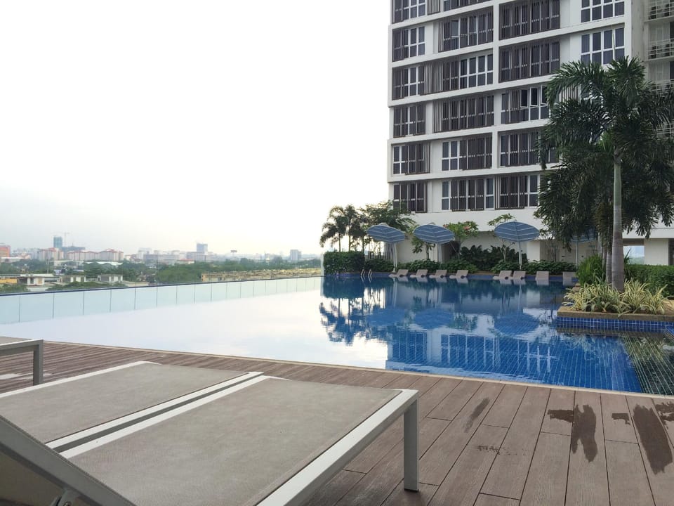 KLHome with KLCC stunning view @ TeLseHomeKL Apartment in Federal Territory of Kuala Lumpur