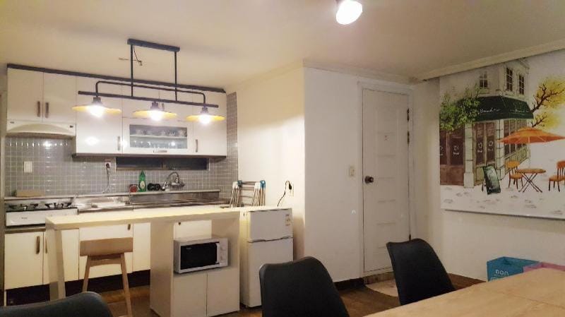 #1   Hongdae Main Street  [ Perfect location! ] Apartment in Seoul