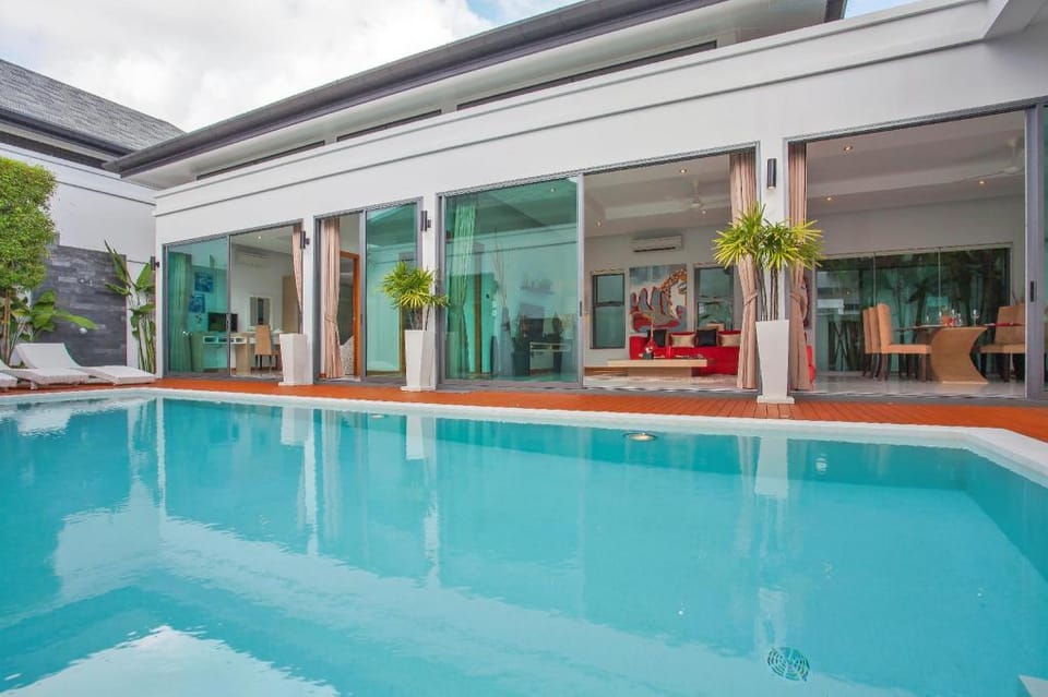 Exclusive 3BR Pool Villa Atoosa near Naiharn Villa in Rawai