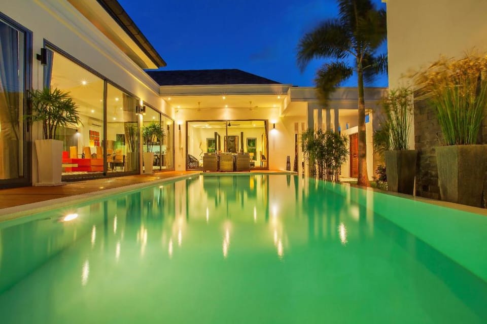 Exclusive 3BR Pool Villa Atoosa near Naiharn Villa in Rawai