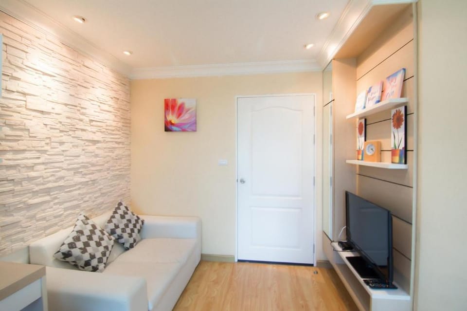 Plus1 Condominium,Free wifi,Gym, Near Patong Beach Apartment in Kathu