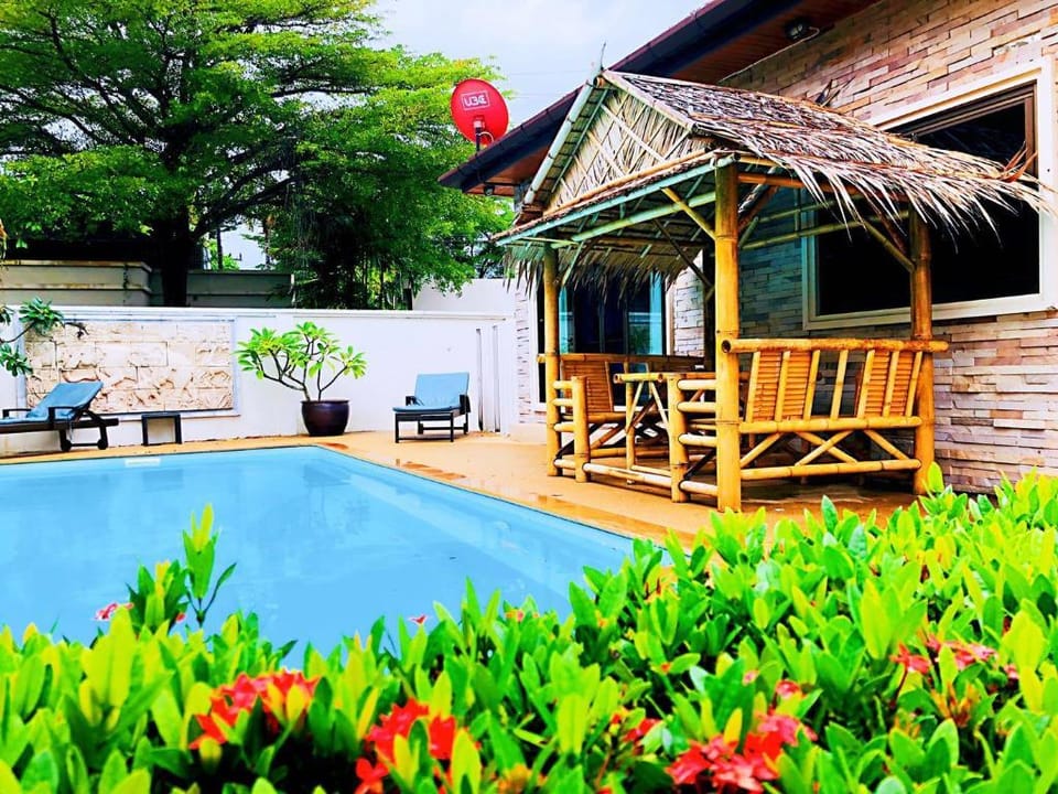 Thai Family rawai 3 Bedroom Swimming Pool Villa Villa in Rawai
