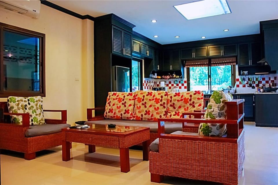 Thai Family rawai 3 Bedroom Swimming Pool Villa Villa in Rawai