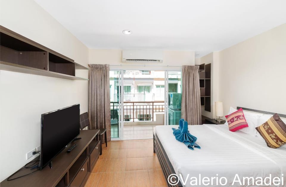 Patong Center: Pool, Gym, Near Bangla Road Apartment in Patong