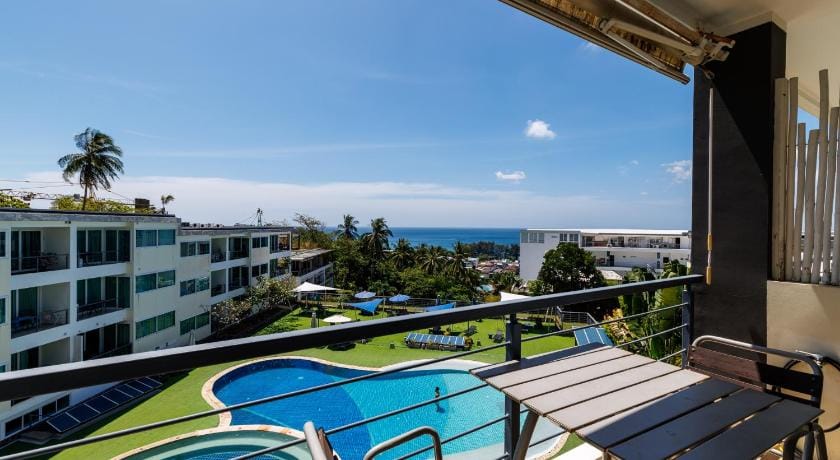 G202 · Spacious 110sqm flat, sea view, great pool Apartment in Phuket