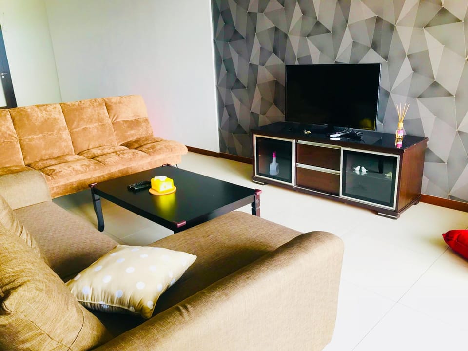 Penang Sunrise Seaview 3BR Luxury Suites nr Gurney Apartment in Tanjung Bungah