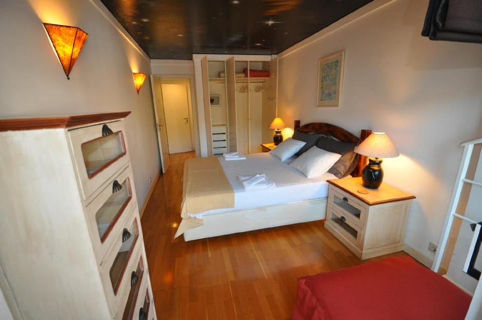 APARTMENT  3 PEOPLE, SWIMMING POOL, METRO, PARKING Apartment in Lisbon