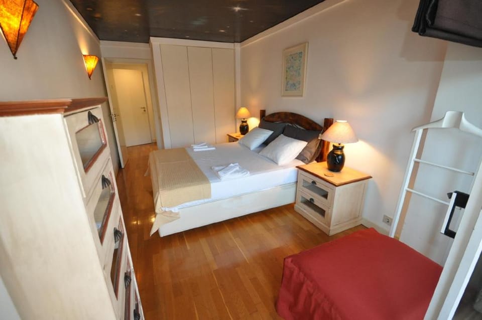 APARTMENT  3 PEOPLE, SWIMMING POOL, METRO, PARKING Apartment in Lisbon