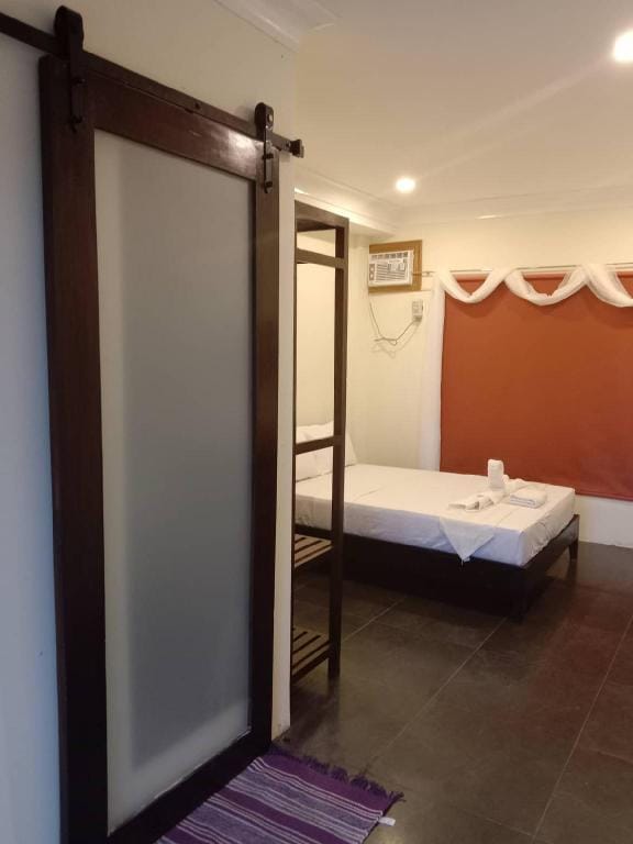 A's Azotea de Bohol Studio Super Deluxe Triple-16 Apartment in Tagbilaran City