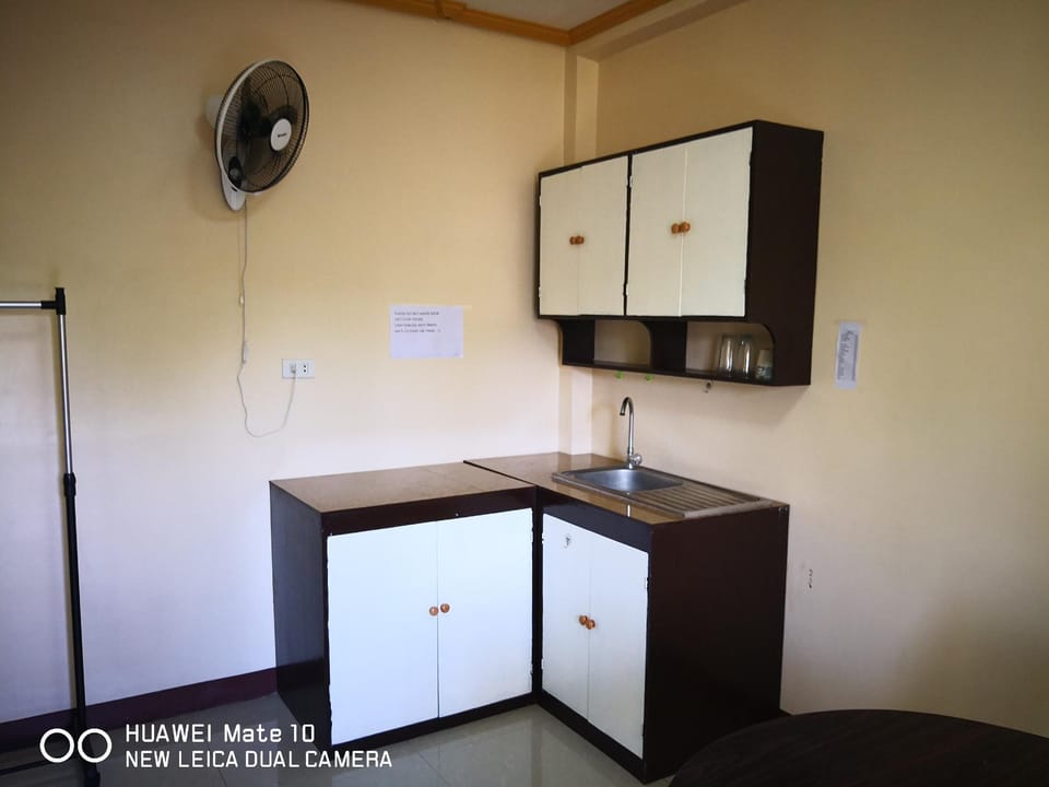A's Azotea de Bohol - Backpackers Apt-2 1-Bedroom Apartment in Tagbilaran City