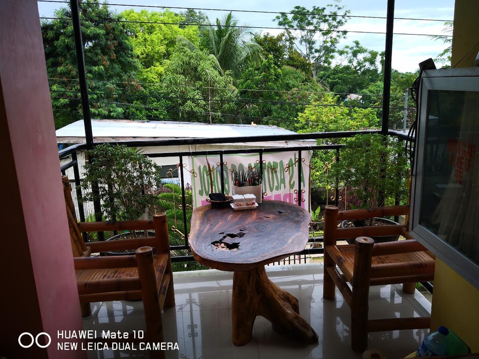 A's Azotea de Bohol - Backpackers Apt-2 1-Bedroom Apartment in Tagbilaran City