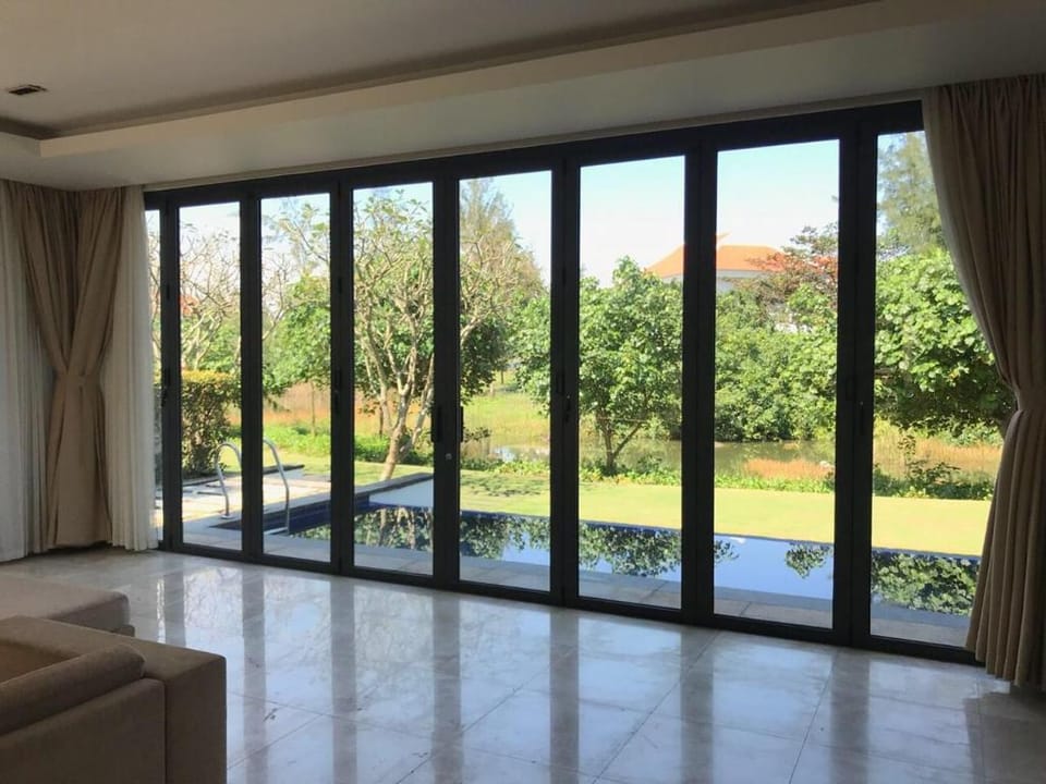 Beauty 3 Bedrooms Villas Private & Public Pool Villa in Hoa Hai