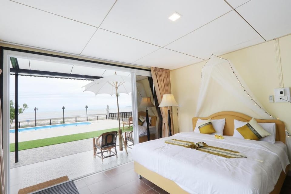 Visas seaview Villa Villa in Prachuap Khiri Khan, Thailand