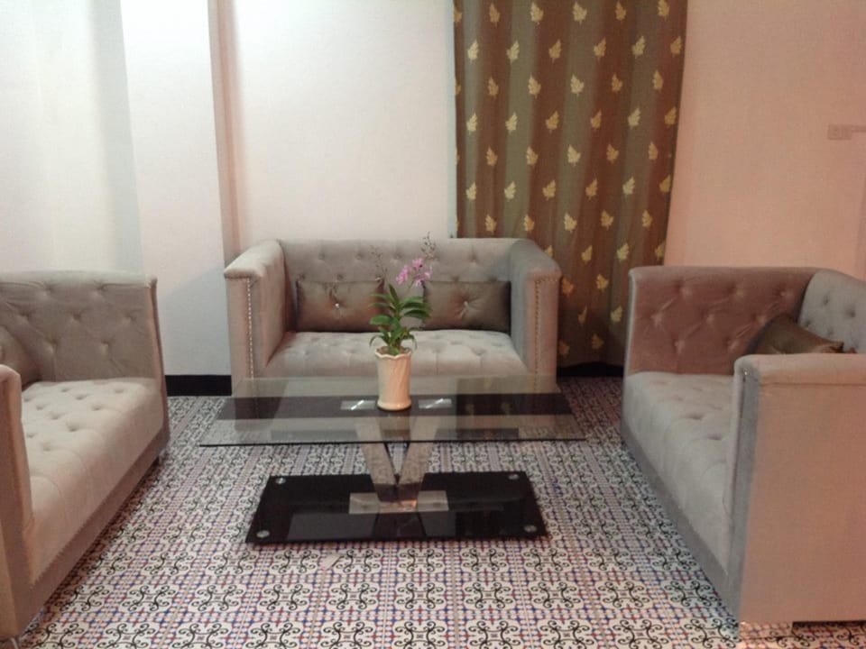 Double Room HUA-HIN R1 Apartment in Nong Kae