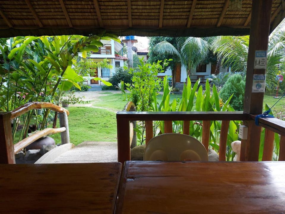 Gardenview room 5 Apartment in General Luna