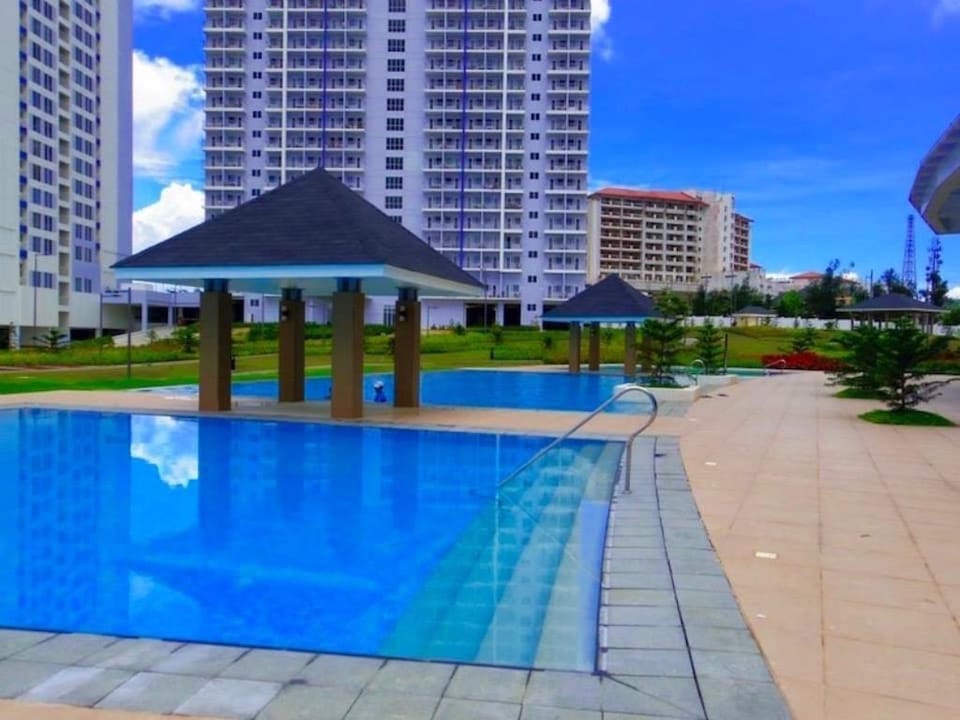 Relaxing Escape in Cool Suites Wind Residences Apartment in Tagaytay