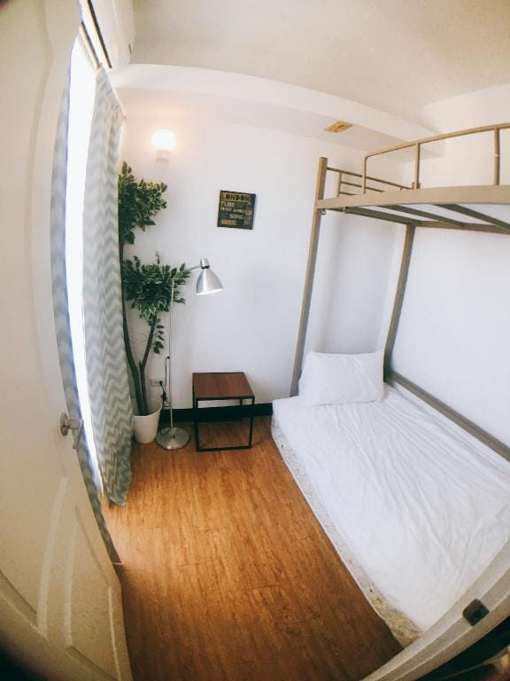 Simple 8 near train station and Confucius temple Apartment in Kaohsiung